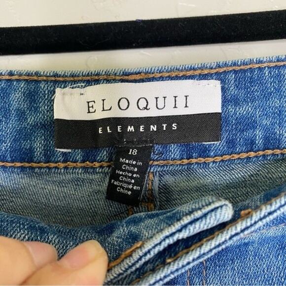 Eloquii Medium Wash Straight Leg Jeans 18 - Picture 6 of 11